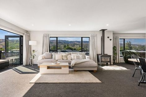 Photo of property in 71 Stratford Drive, Mount Pisa, Cromwell, 9383