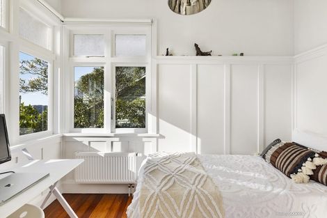 Photo of property in 53 Palliser Road, Roseneath, Wellington, 6011