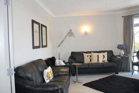 Photo of property in 5 Inverness Drive, Pyes Pa, Tauranga, 3112