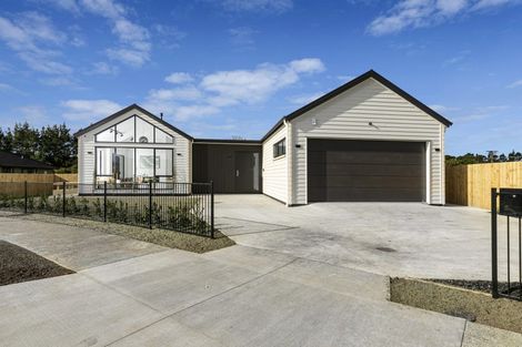 Photo of property in 6 Paihere Street, Huapai, Kumeu, 0810