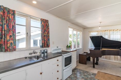 Photo of property in 246 Te Moana Road, Waikanae, 5036