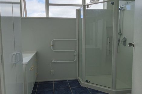 Photo of property in Grandstand Apartments, 37/80 Kent Terrace, Mount Victoria, Wellington, 6011