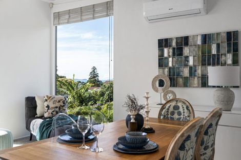 Photo of property in 1/598 Beach Road, Rothesay Bay, Auckland, 0630