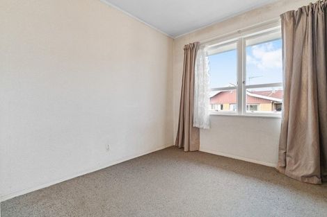 Photo of property in 42 Ray Small Drive, Pahurehure, Papakura, 2113