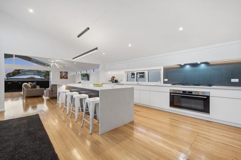 Photo of property in 112 Karewa Parade, Papamoa Beach, Papamoa, 3118