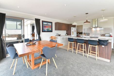 Photo of property in 8 Resolution Drive, Gulf Harbour, Whangaparaoa, 0930