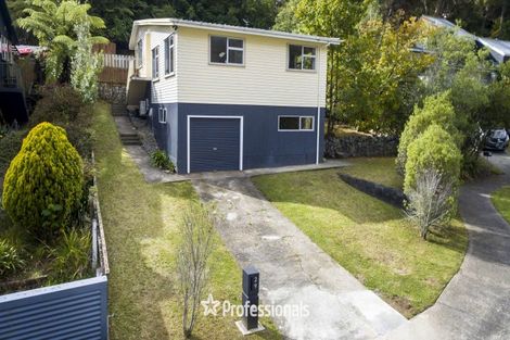Photo of property in 29 Edelweiss Grove, Timberlea, Upper Hutt, 5018