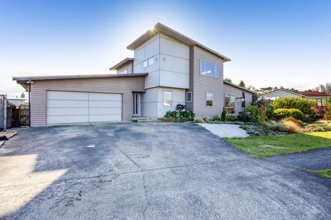 Photo of property in 17 Elizabeth Grove, Stratford, 4332