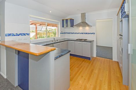 Photo of property in 35 Croftview Road, Wattle Downs, Auckland, 2103