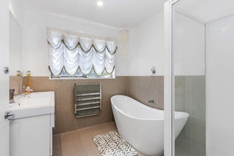 Photo of property in 19 Garforth Green, Halswell, Christchurch, 8025