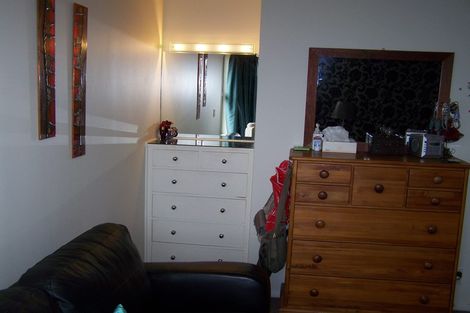 Photo of property in 25 Kitchener Street, Martinborough, 5711