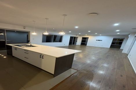 Photo of property in 1 Sunshine Boulevard, Sunnyvale, Auckland, 0612