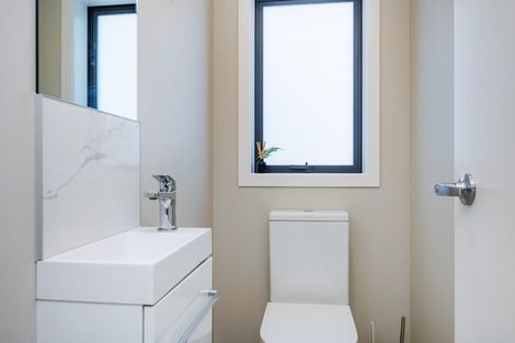 Photo of property in 42 Cyprus Place, Fitzherbert, Palmerston North, 4410