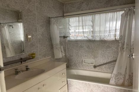 Photo of property in 127 Ridge Road, Howick, Auckland, 2014