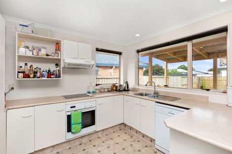 Photo of property in 10 Aldershot Place, Nawton, Hamilton, 3200