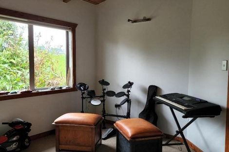 Photo of property in 24 Arden Place, Oakura, 4314