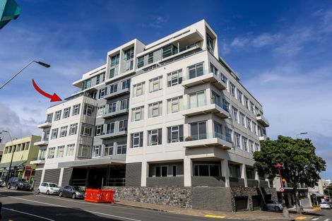 Photo of property in 22 Liardet Apartments, 402/22 Liardet Street, New Plymouth, 4310