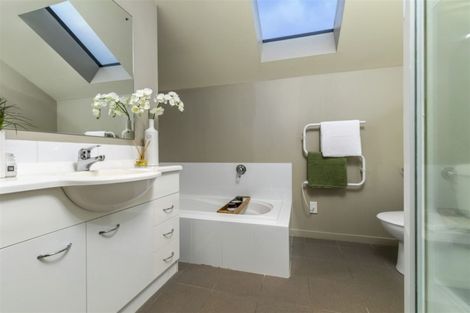 Photo of property in 74a Buscomb Avenue, Henderson, Auckland, 0610