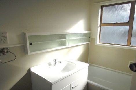 Photo of property in 2/3 Rahopara Street, Castor Bay, Auckland, 0620