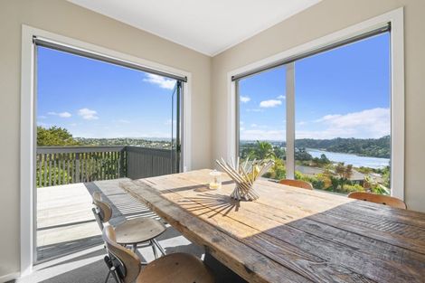 Photo of property in 9 Gillan Place, Bayview, Auckland, 0629