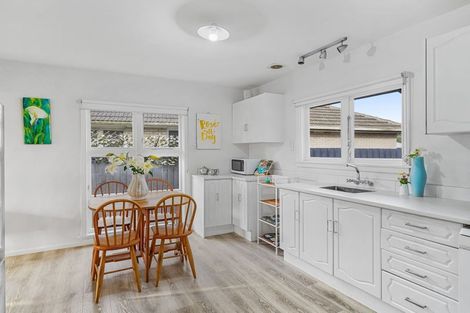 Photo of property in 24 Pembroke Street, Avondale, Christchurch, 8061