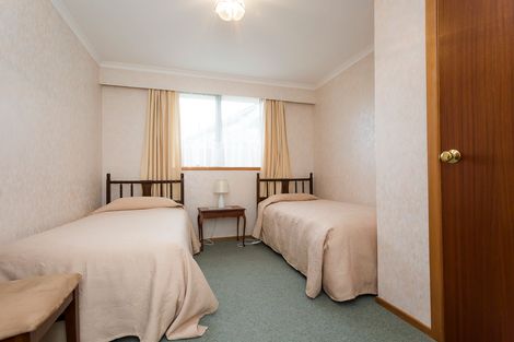 Photo of property in 1 Estuary Crescent, Fairfield, Dunedin, 9018