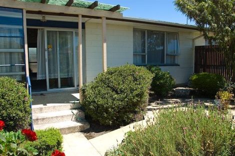 Photo of property in 2/101 Middlepark Road, Sockburn, Christchurch, 8042