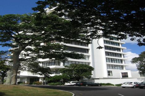 Photo of property in 24/45 Stanley Point Road, Stanley Point, Auckland, 0624