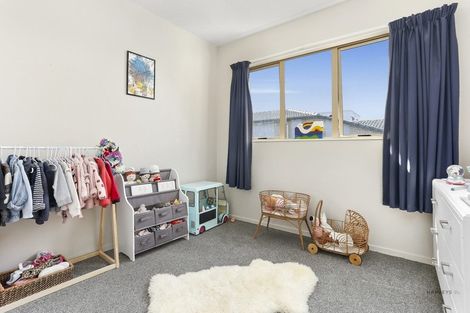 Photo of property in 14 Berkshire Terrace, Massey, Auckland, 0614