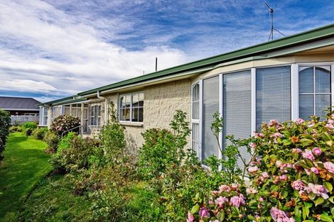 Photo of property in 16 Moana Street, Rosedale, Invercargill, 9810