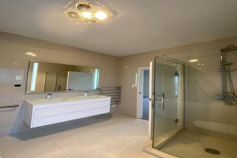 Photo of property in 70 Headland Drive, Long Bay, Auckland, 0630