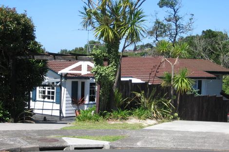 Photo of property in 47 Deverell Place, Northcross, Auckland, 0632
