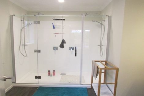 Photo of property in 208 Navigation Drive, Whitby, Porirua, 5024