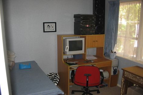 Photo of property in 26 Holmes Grove, Naenae, Lower Hutt, 5011