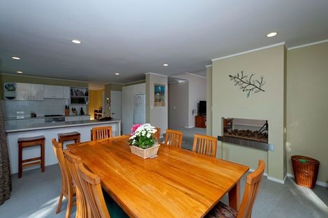 Photo of property in 4 Manu Place, Pinehill, Auckland, 0632