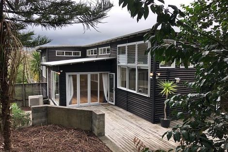 Photo of property in 21a Korotaha Terrace, Rothesay Bay, Auckland, 0630