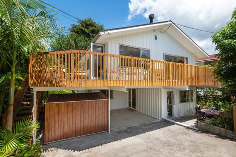 Photo of property in 10 Lyons Avenue, Murrays Bay, Auckland, 0630