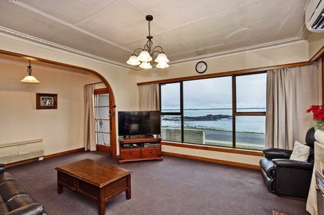 Photo of property in 180 Marine Parade, Bluff, 9814