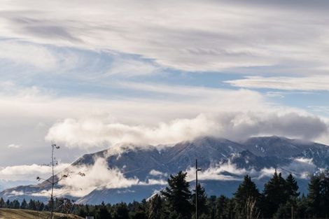 Photo of property in 2 Matakanui Lane, Wanaka, 9305