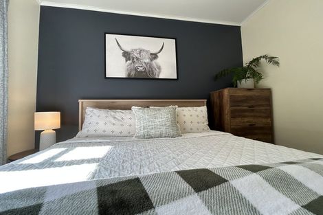 Photo of property in 1/12 Gradwell Place, Two Mile Bay, Taupo, 3330