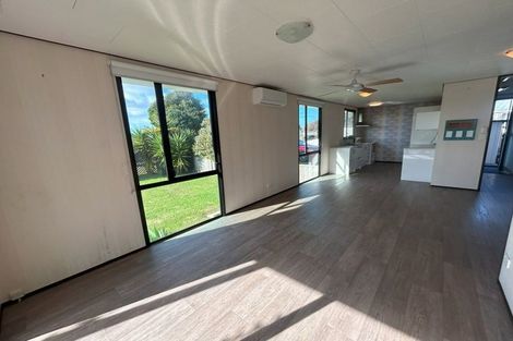 Photo of property in 5 Longstead Avenue, Papamoa Beach, Papamoa, 3118