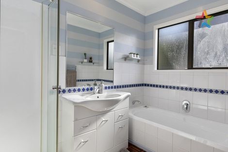 Photo of property in 10 Jacaranda Grove, Maungaraki, Lower Hutt, 5010