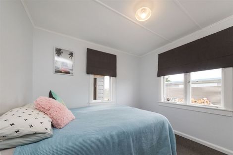 Photo of property in 39 Punga Street, Tangimoana, 4822