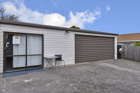 Photo of property in 4 Kirklow Place, Goodwood Heights, Auckland, 2105