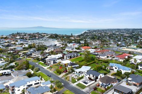 Photo of property in 23 Braemar Road, Rothesay Bay, Auckland, 0630