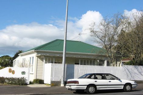 Photo of property in 85 Mangorei Road, Strandon, New Plymouth, 4312