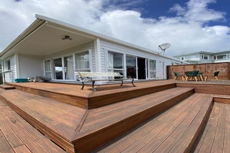 Photo of property in 3/199 Newlands Road, Newlands, Wellington, 6037