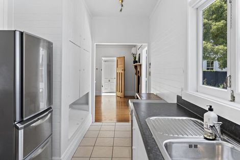 Photo of property in 14 Grey Street, Martinborough, 5711