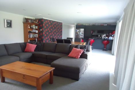 Photo of property in 31 Harbour Crest Drive, Waiuku, 2123