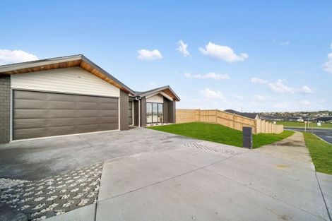 Photo of property in 3 Captain Rings Drive, Papakura, 2110